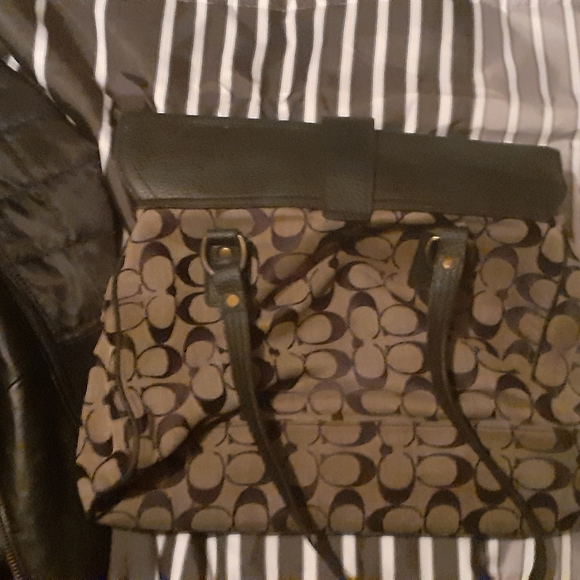 Coach purse - Picture 3 of 4